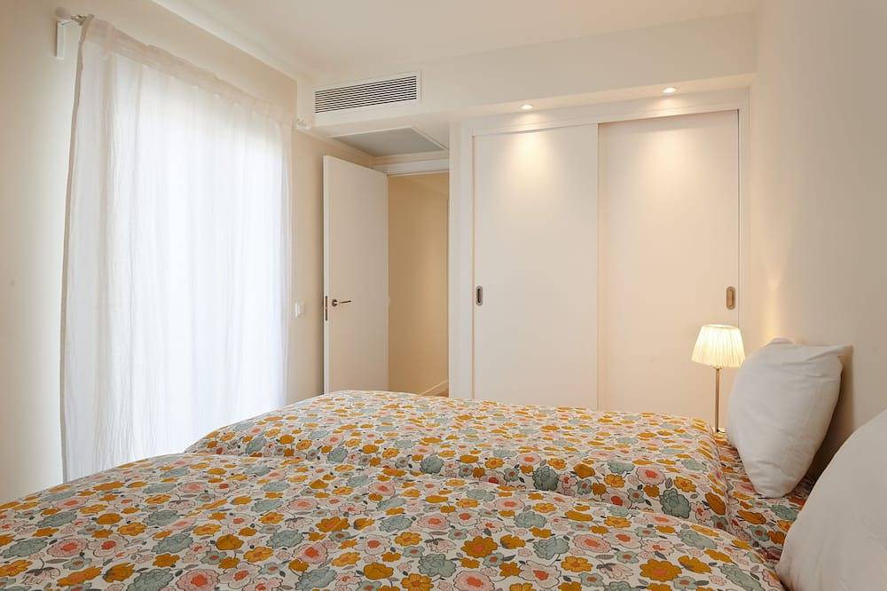Entire apartment, Modern apartment in Sa Maniga/ 4floors, elevator, on the beach, 2 bedrooms, 2 balconies, sea view, Wifi in Cala Millor, Sant Llorenç des Cardassar