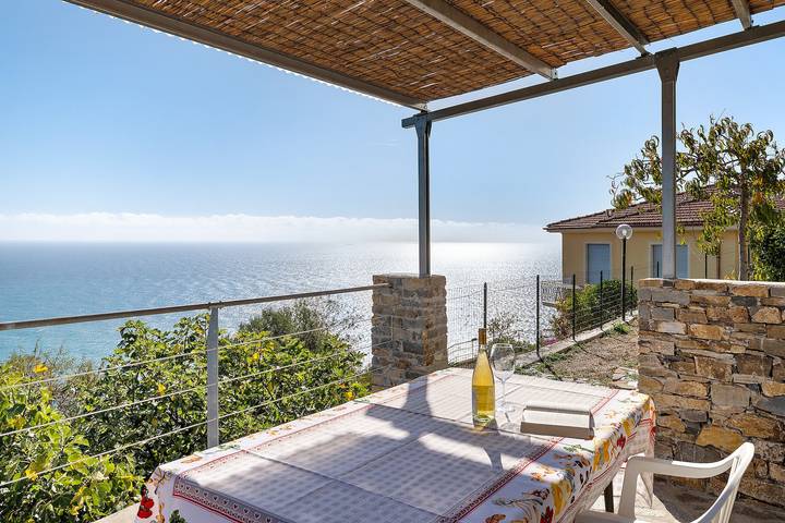 Ferienwohnung für 4 Personen, mit Balkon und Garten sowie Kinderpool in Imperia - 3