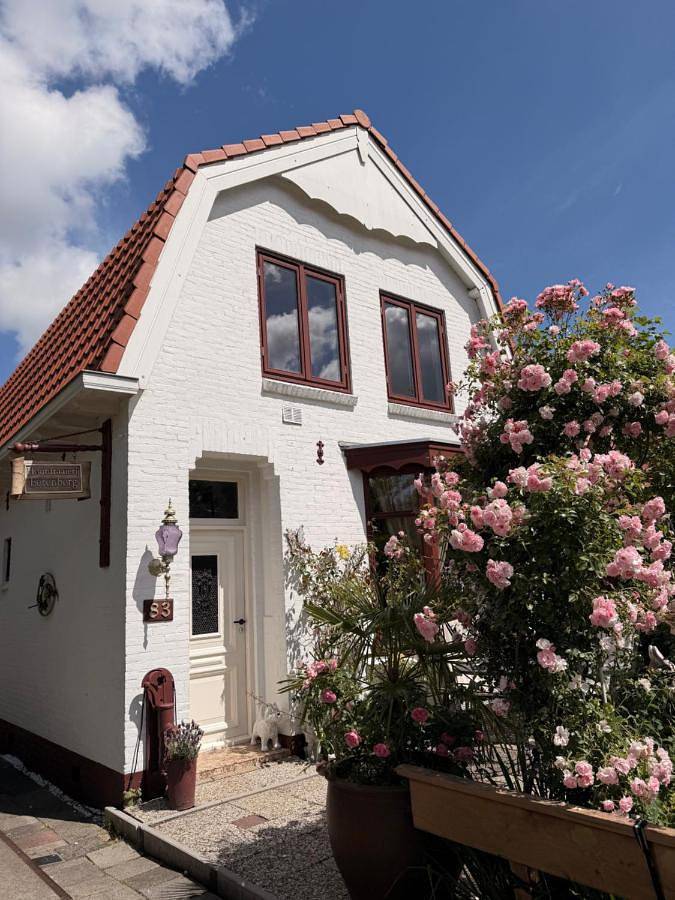 Pension voor 4 personen, with Terras and Tuin as well as Uitzicht in Zaanstad