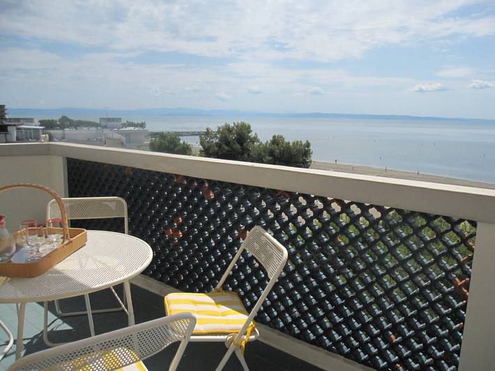 Ferienwohnung für 4 Personen, mit Meerblick und Balkon/Terrasse sowie Ausblick in Grado Pineta