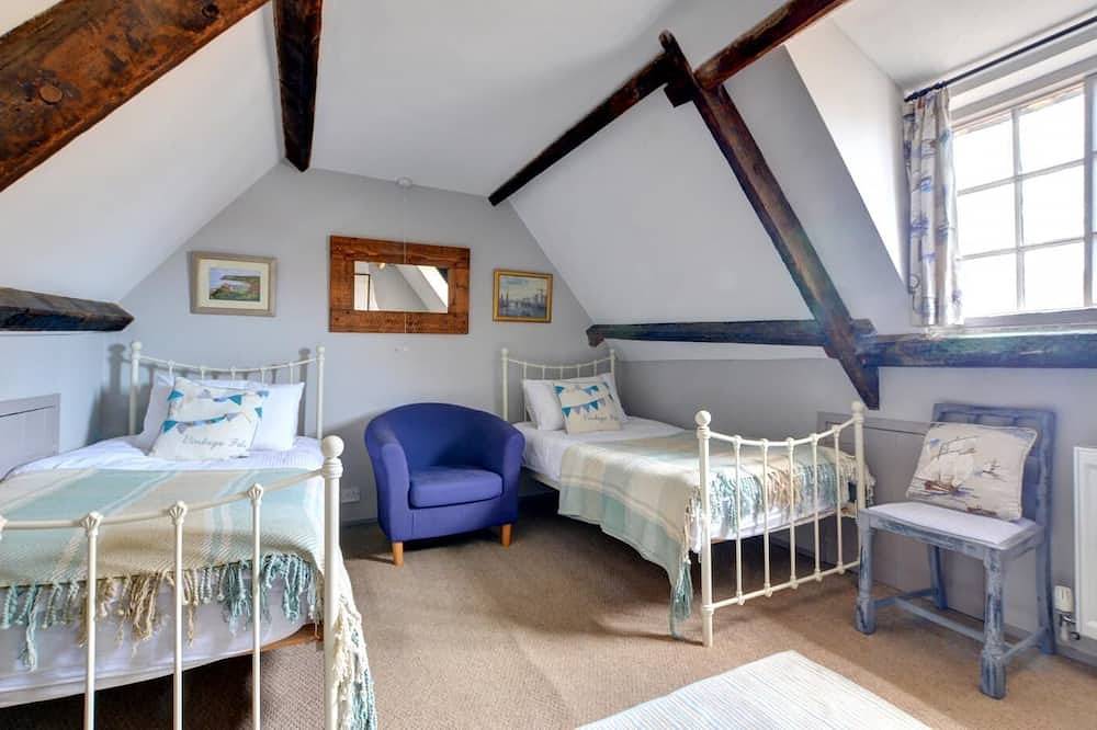 3 Bed in Whitby (oc-r020) in Robin Hood's Bay, North York Moors National Park