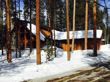 Vacation House for 13 Guests in Fraser, Rocky Mountain National Park, Picture 2