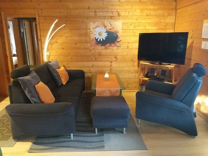 Naturerlebnisdorf Stamsried im Bayerischen Wald.. - Ferienblockhaus mit 2 Schlafzimmern und Terrasse in Stamsried, Ostbayern