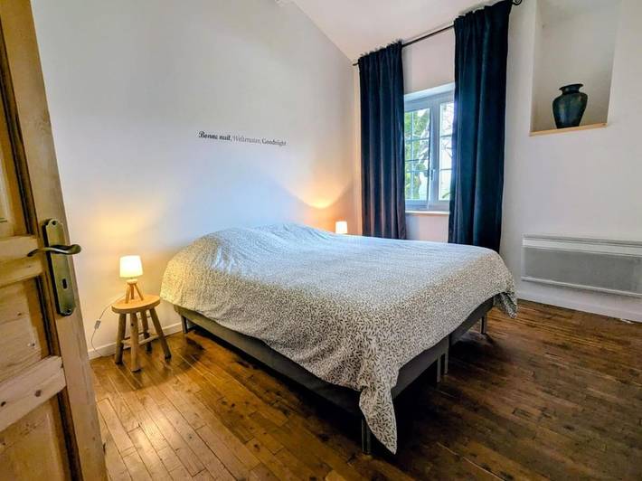 Location de vacances pour 8 personnes, avec piscine ainsi que vue et jardin à Palluaud - 3