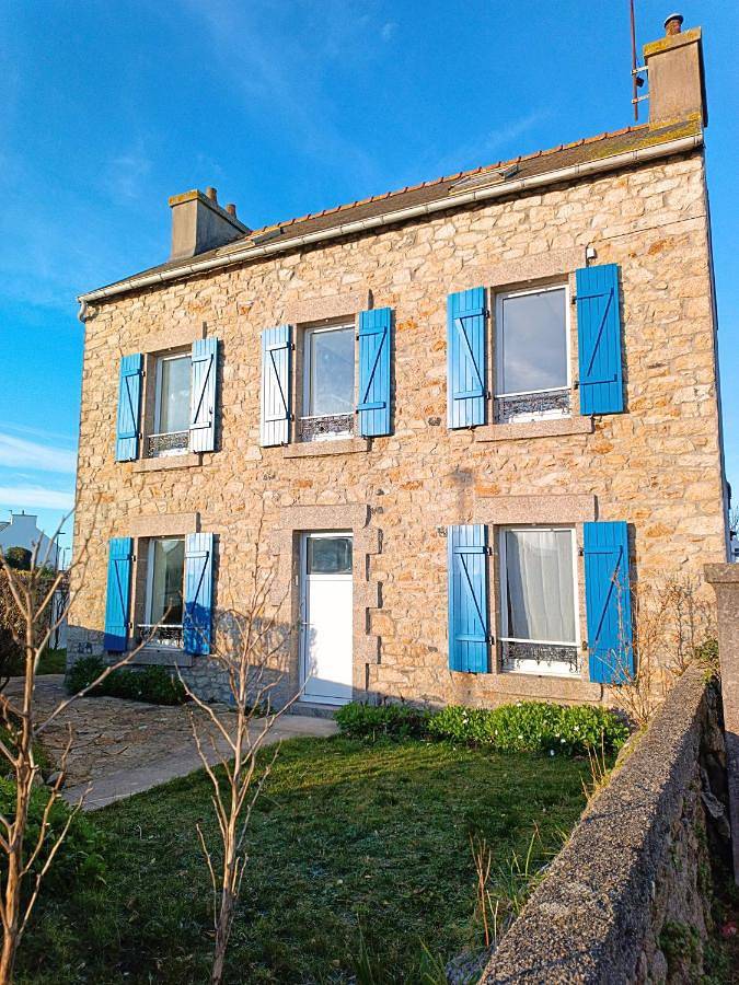 Ferienhaus für 6 Personen, mit Terrasse und Garten sowie Ausblick in Porspoder