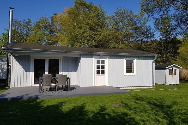 Bungalow für 4 Personen, mit Terrasse und Garten in Zingst