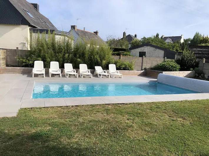 Gîte pour 12 personnes, avec terrasse ainsi que jardin et piscine à Erquy - 2