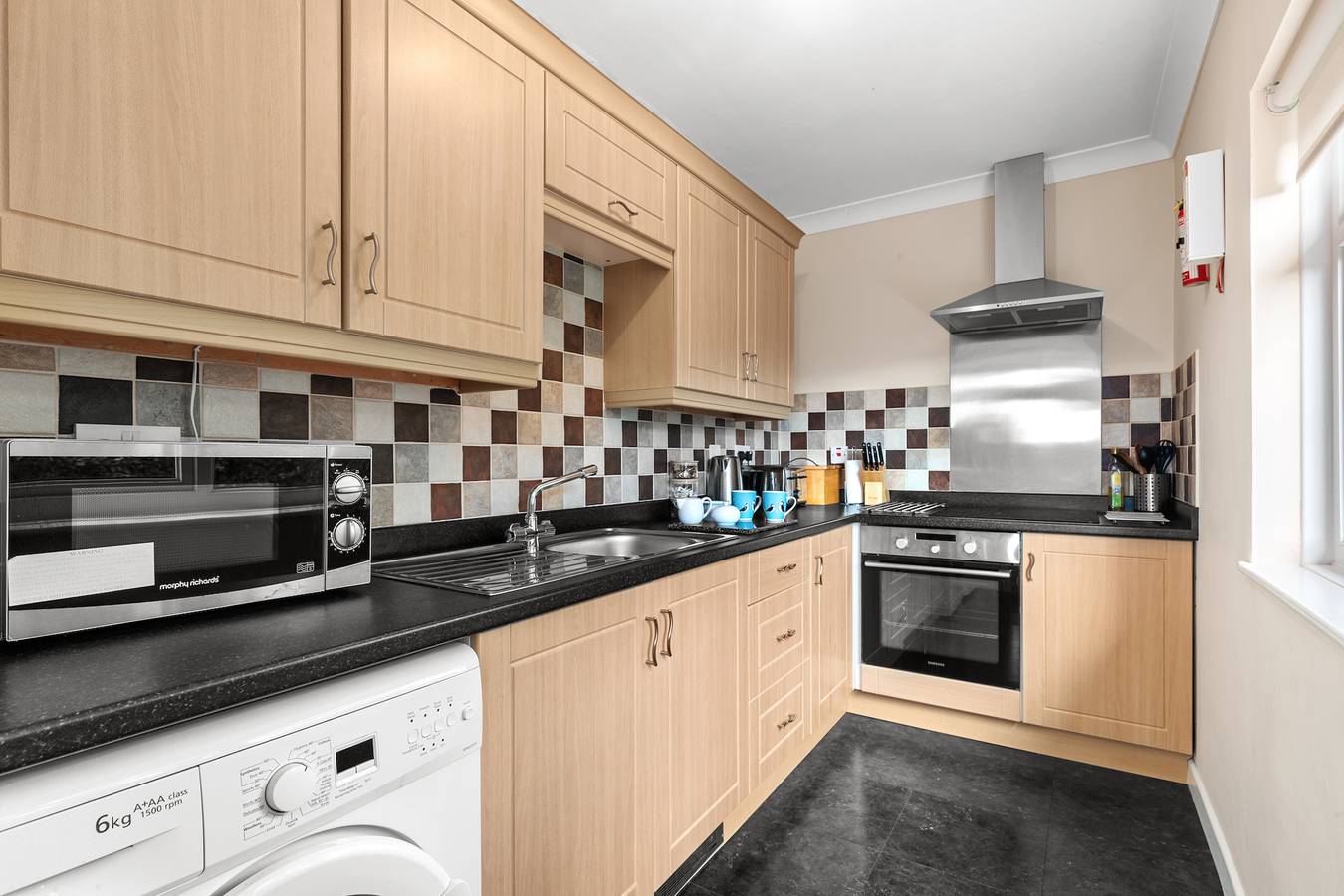 Entire apartment, St Helens Apartment 1 - Short Walk to Beach in Amroth, Pembrokeshire