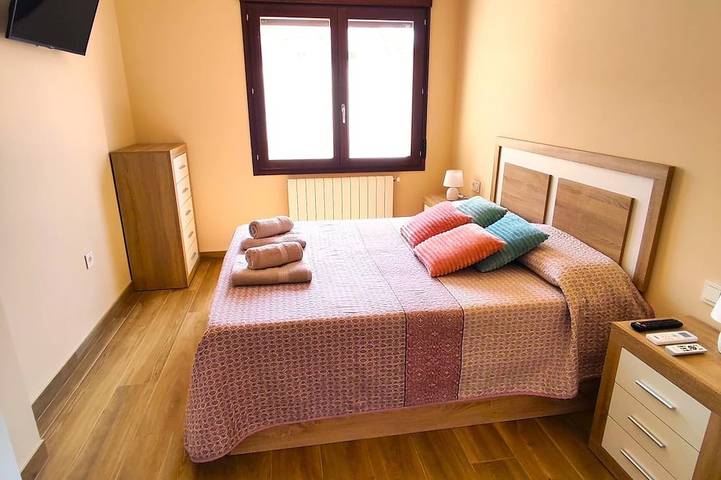 Exclusive Villa with a Pool and Bbq in Carboneras de Guadazaón, Cuenca Provinz