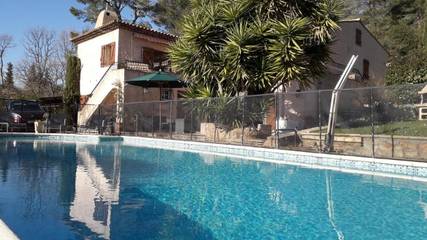 Chambre d’hôte pour 2 personnes, avec piscine ainsi que jardin et vue dans Parc naturel régional des Préalpes d'Azur