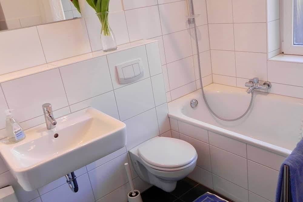 Ganze Wohnung, 2 Zimmer-Apartment \"Möttelin\" inkl. Wlan, Balkon, (Garage optional) in Ravensburg, Region Bodensee-Oberschwaben