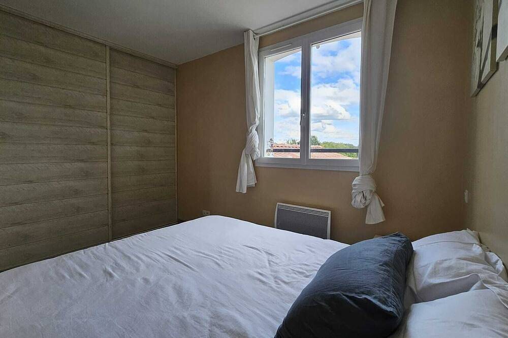 Villa with pool in Toulouse - 5 bedrooms, garden, 10 travellers in Cugnaux, Toulouse region