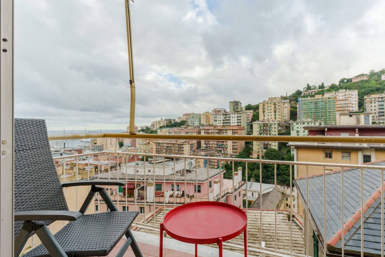 Apartamento entero, Apartamento de vacaciones para 2 personas con balcón/terraza in Génova (Ciudad), Génova