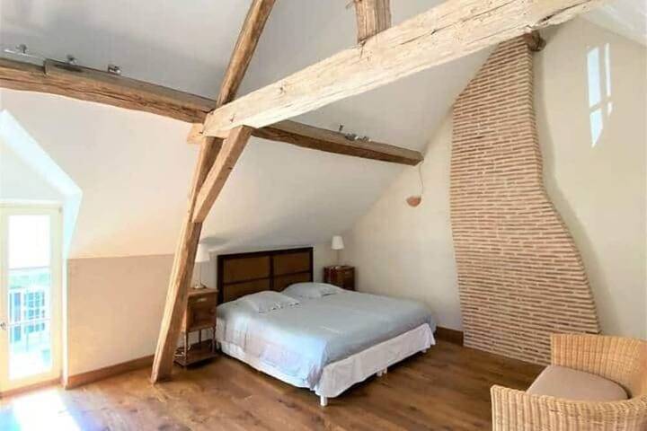 Location de vacances pour 12 personnes, avec jardin à Thésée - 2