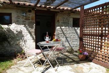 Gîte pour 2 personnes, avec jardin et terrasse à Chaunay