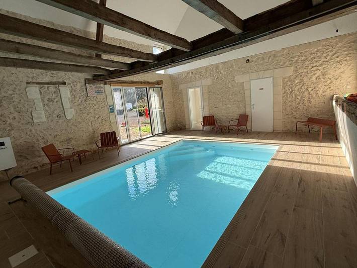 Location de vacances pour 4 personnes, avec jardin ainsi que piscine et jacuzzi, adapté aux familles à Saint-Branchs - 4