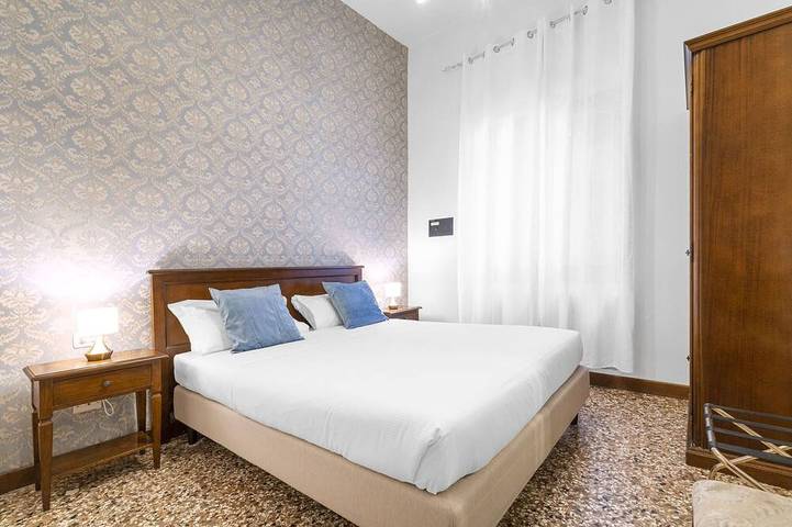 B&b for 2 people, with garden in Venice