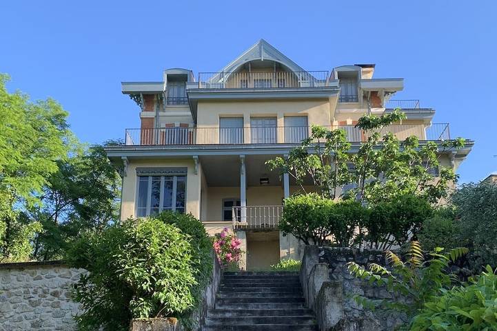 Location de vacances pour 12 personnes, avec jardin et balcon dans Larnage