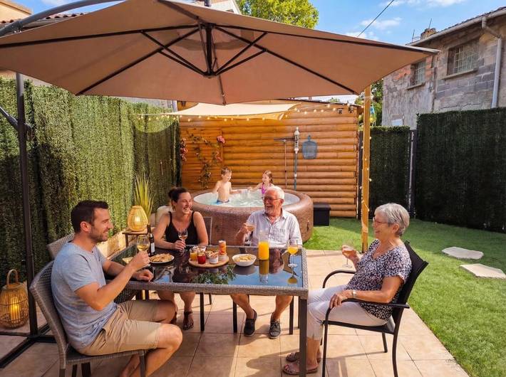 Maison de vacances pour 6 personnes, avec Jacuzzi ainsi que Terrasse et Jardin