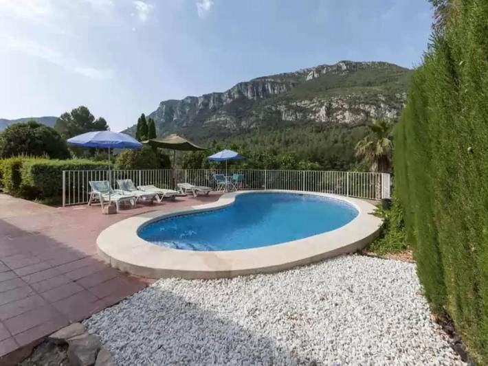 Casa rural para 6 personas, con Jardín y Piscina en Bárig - 2
