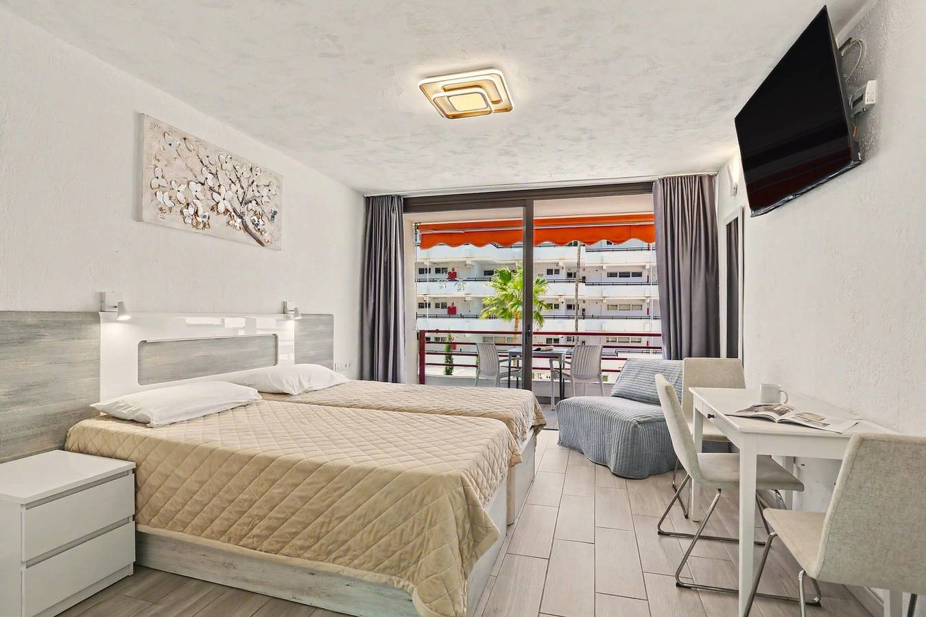 Studio entier, Studio de luxe à Costa Adeje avec piscine partagée, balcon et Wi-Fi in Playa de Troya, Adeje