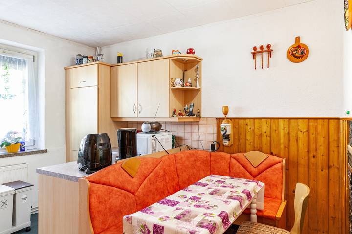 Entire apartment, Apartment 'Silberranch' with Private Terrace, Shared Garden and Wi-Fi in Lichtenau, Chemnitz (region)