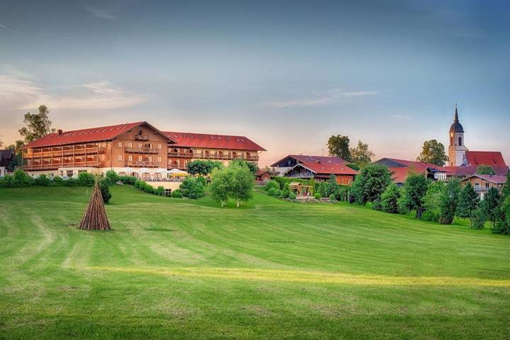 Hôtel pour 2 personnes, avec Terrasse et Jacuzzi ainsi que Jardin et Sauna à Holzkirchen