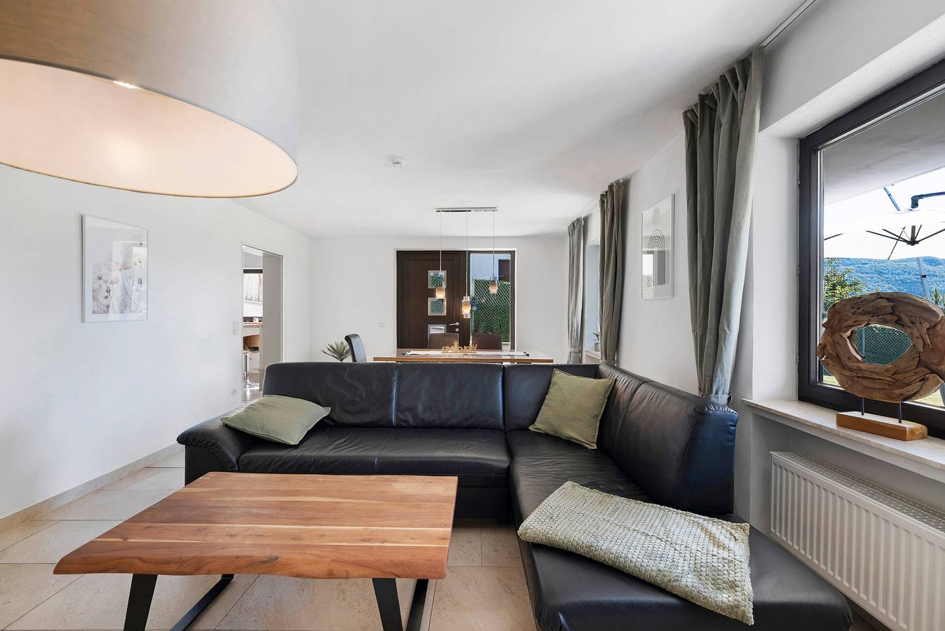Ganze Wohnung, Ferienwohnung 'Mayer' mit Privatterrasse, Gemeinschaftsgarten und Wi-Fi in Albstadt, Neckar-Alb