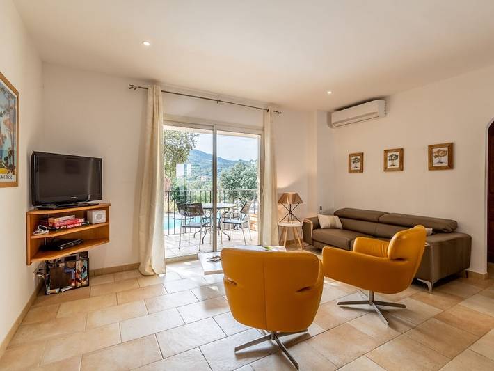 Villa pour 6 personnes, avec Terrasse ainsi que Jardin et Piscine à Monticello