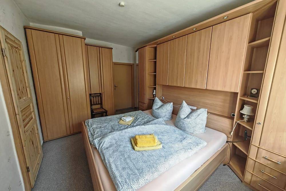 Ganze Wohnung, Fewo Klaus: Geräumige Wohnung in ruhiger Lage in Droyßig, Saale-Unstrut