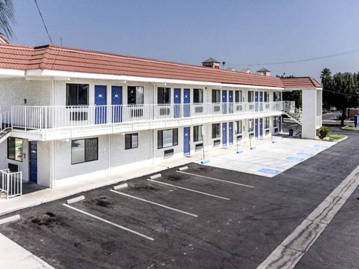 Ganze Wohnung, 1 Kingsize-Bett | Nichtraucherzimmer, Mikrowelle in Fresno, Fresno County
