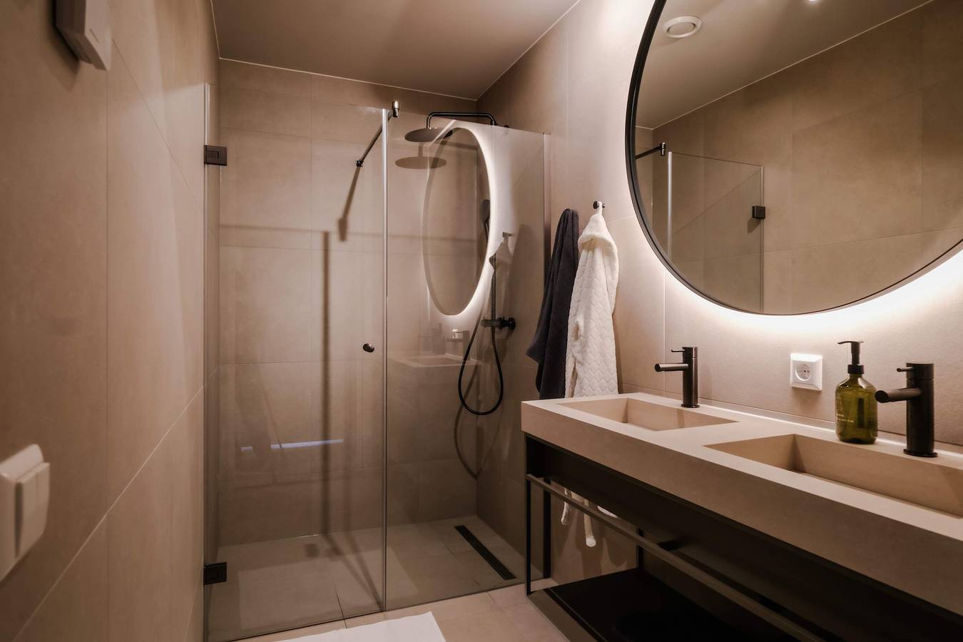 Appartement entier, City Center Penthouse w  Free Parking   City Views in Rotterdam, Hollande-Méridionale