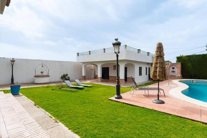 Casa rural para 10 personas, con Balcón y Terraza además de Jardín y Piscina en Salteras - 4