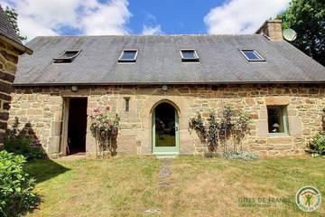 Gîte pour 4 personnes, avec jardin à Plouaret