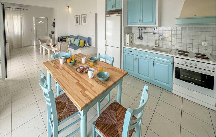 Acogedor apartamento junto a la playa con aparcamiento y terraza in Messenien
