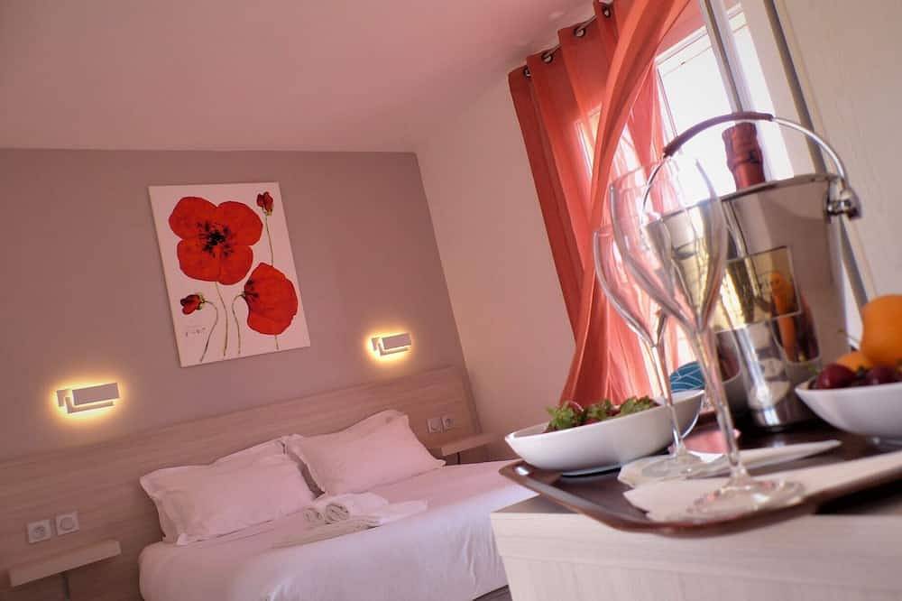 King-Cama de Matrimonio o Dos Camas-Baño privado con ducha-Terraza in Macinaggio, Rogliano