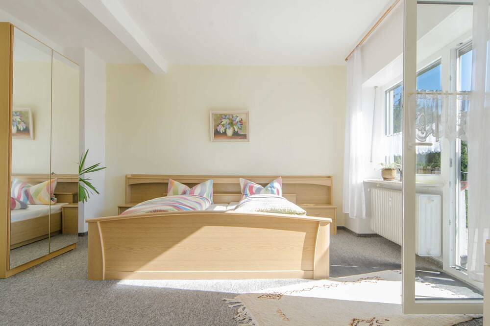 Ganze Wohnung, Ferienwohnung Hertel - Ferienwohnung im Og mit großem Terassenbalkon in Mistelgau, Frankenalb
