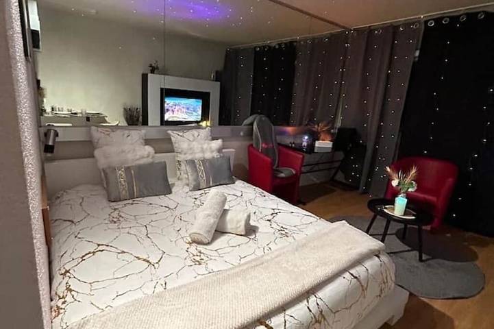 Entire apartment, Les Temps Heureux + Parking - Your Elegant Haven of Peace near Nantes in Carquefou, Nantes region