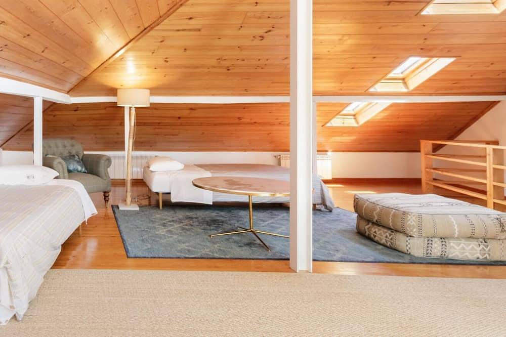 Ganze Wohnung, Santos Terrasse mit Flussblick - Boutique Duplex in Lissabon, Costa de Lisboa