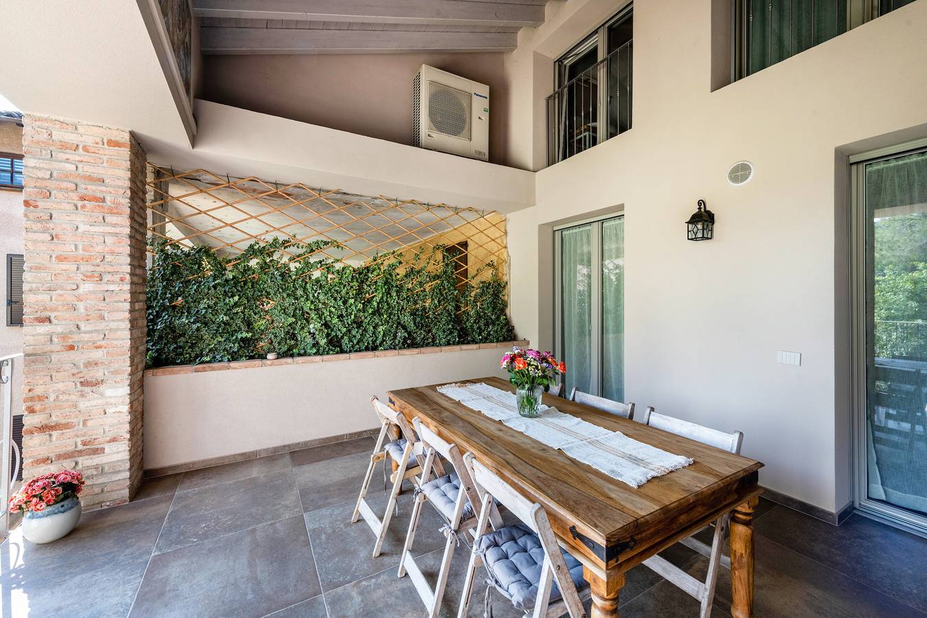 Ganze Wohnung, Ferienwohnung 'Abaye 6 Cabernet - Charm' mit Gemeinschaftspool, Wlan und Klimaanlage in Soiano del Lago, Gardasee-Berge