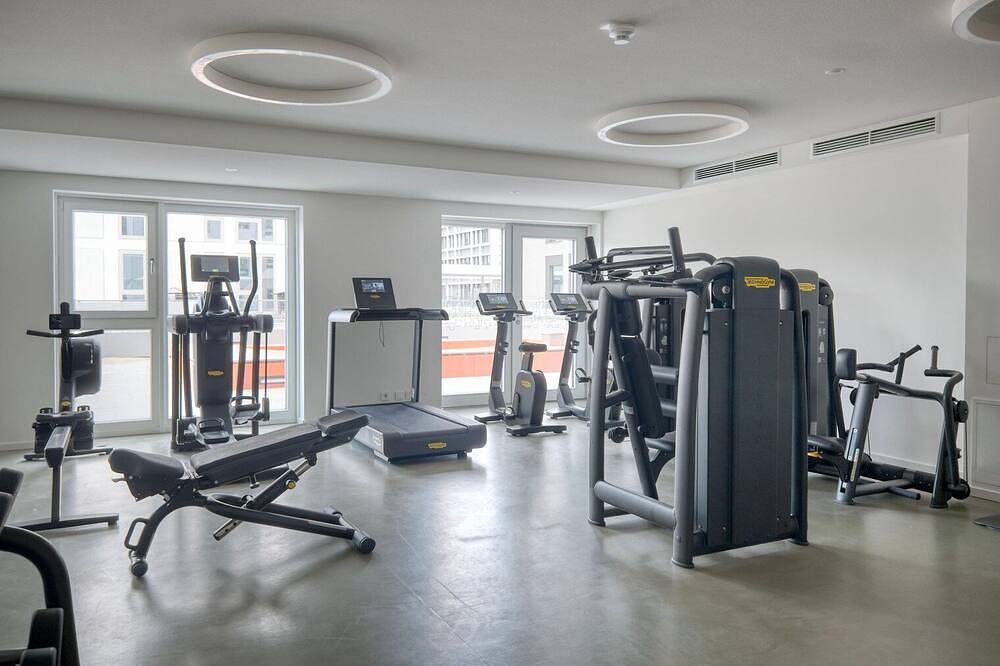 Ganze Wohnung, Airy Donaustadt 1Br w/ Gym & Rooftop Pool, nr U1, by Blueground in Wien, Donau Niederösterreich
