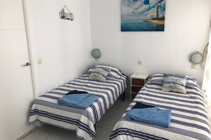 Ganze Wohnung, Luxus-3-Bett-Appartement, direkt am Meer, 6 Personen in Torrox Costa, Torrox