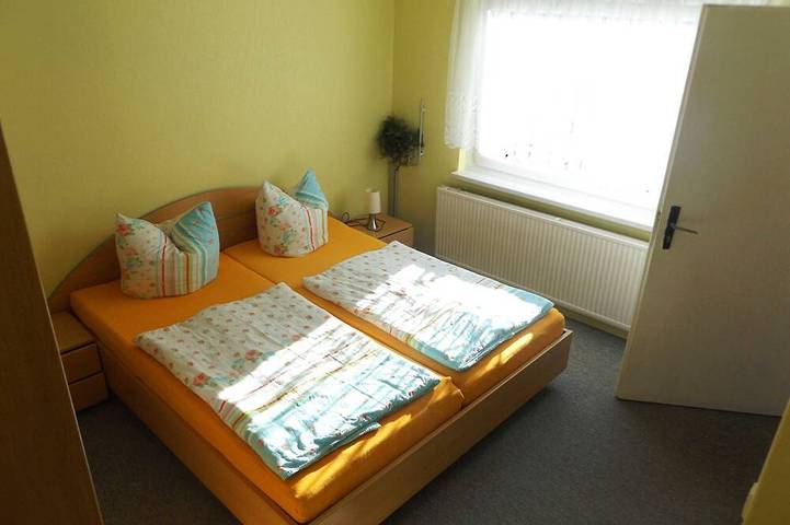 Ferienwohnung für 4 Personen, mit Terrasse und Garten in Tanne - 2