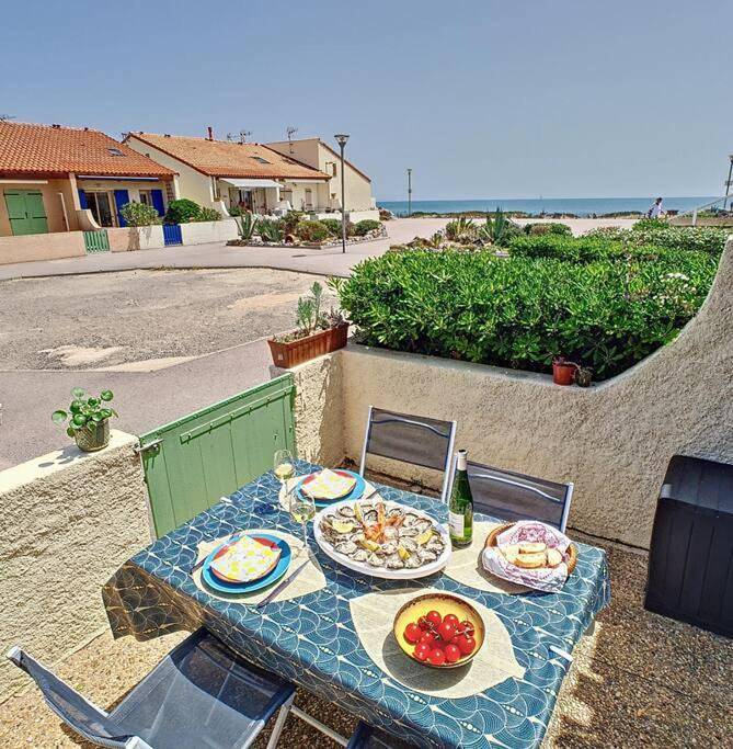 Petite maison à la plage dans résidence naturiste in Port Leucate, Leucate