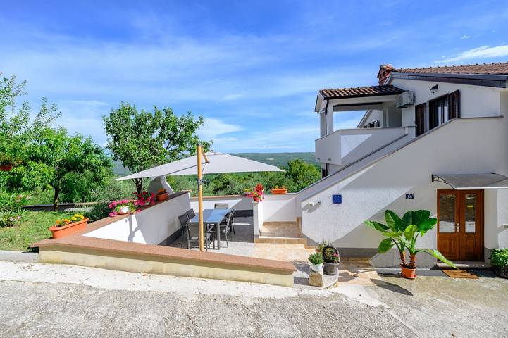 Ferienwohnung für 5 Personen, mit Balkon/Terrasse und Meerblick