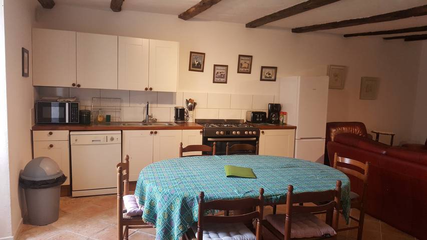 Gîte pour 9 personnes, avec Piscine à Courgeac - 4