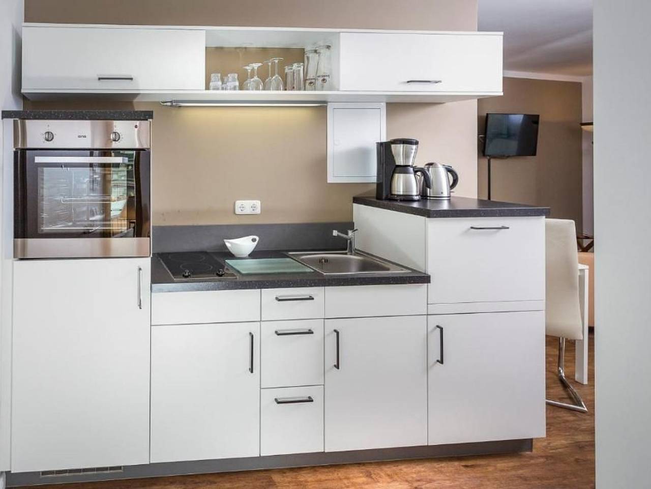 Ganze Ferienwohnung, Business-Apartment 4  mit Küche & kostenfreiem Parkplatz - Business-Apartment 4 in Greifswald, Vorpommern
