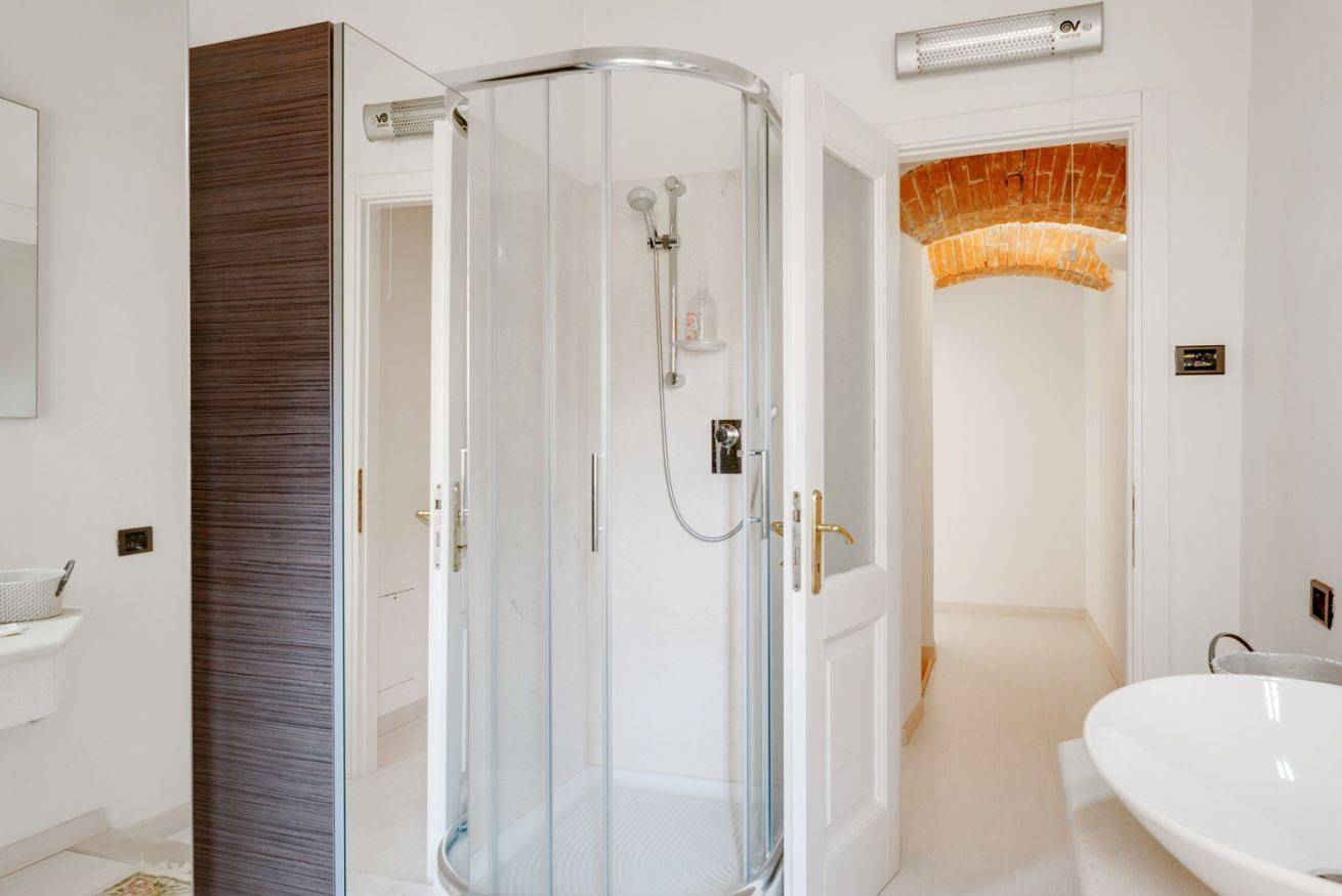 Ganze Wohnung, Sarzana White Apartment in the Historic Centre in Sarzana, Naturpark Montemarcello-Magra-Vara
