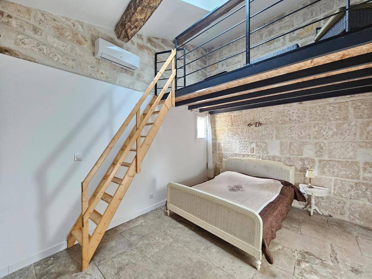 Double Room with Private Bathroom in Saint-Laurent-d'Aigouze, Côte d'Améthyste