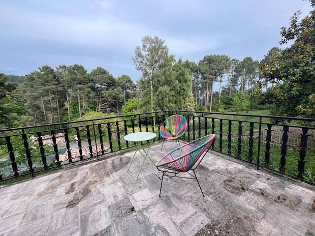 Location de vacances pour 2 personnes, avec vue ainsi que piscine et balcon à Le Collet-de-Dèze - 4